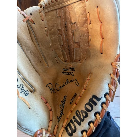 Wilson A2234 Pro Style Ron Guidry Baseball GloveDua Hinge Web LHT - Picture 9 of 11